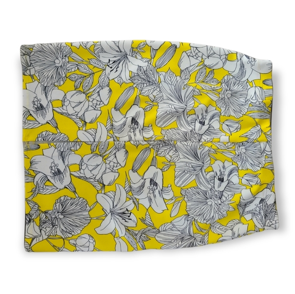 Pencil Skirt with Lillies print - Picture 2 of 4